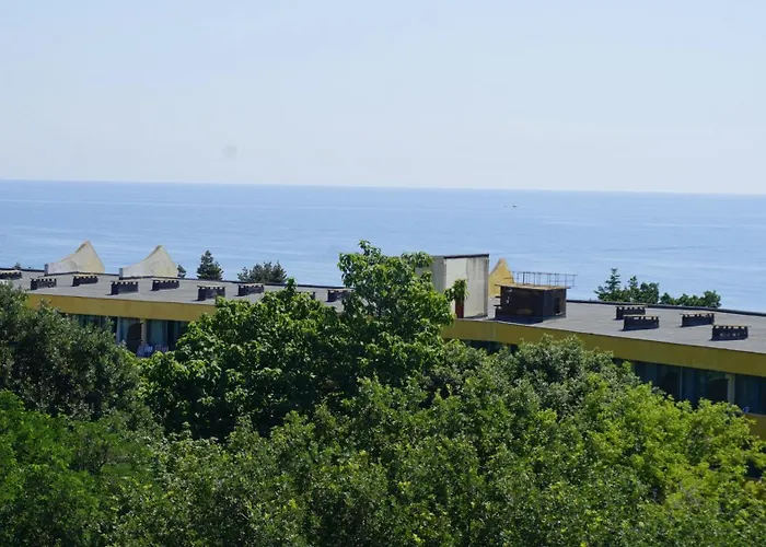 аквамарин - Aquamarine